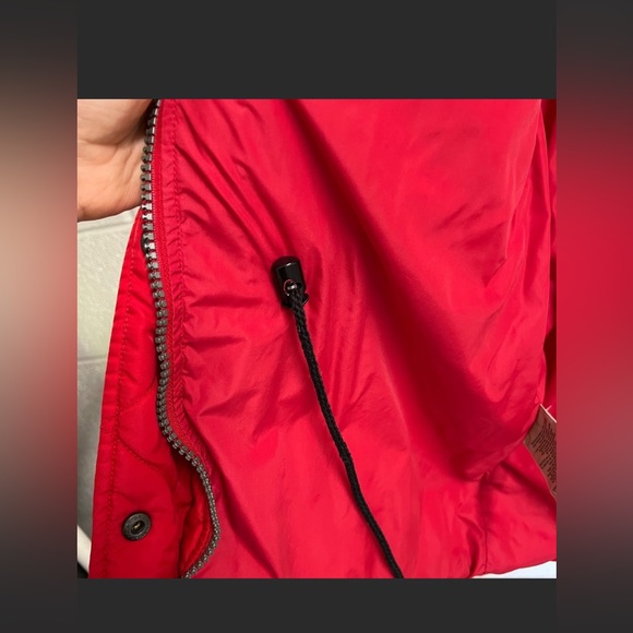 Red insulated winter jacket, fleece lined pockets, wind proof sleeves, pockets - Picture 7 of 14